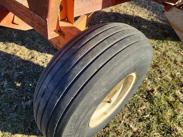 mccurdy-hopper-wagon-w/farmers-pride-running-gear-image-27