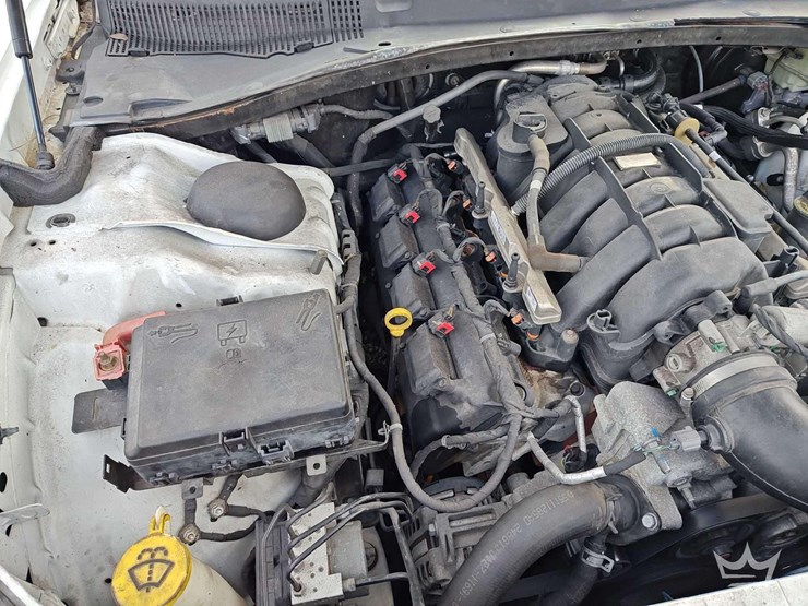 2017-dodge-charger-sedan-image-36