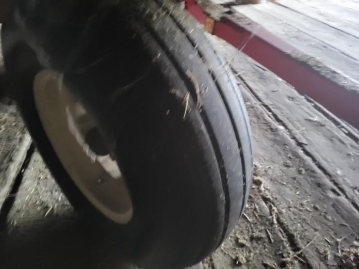 meyer-kicker-wagon-w/unverferth-rge10-running-gear---tag-#1113-image-24