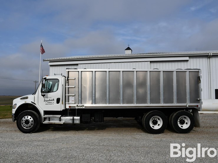2008-freightliner-m2-106-image-8