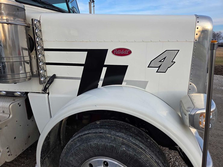 2013-peterbilt-388-image-6