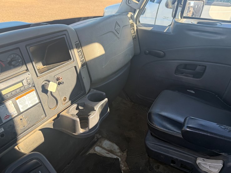 2012-international-durastar-4400-image-45