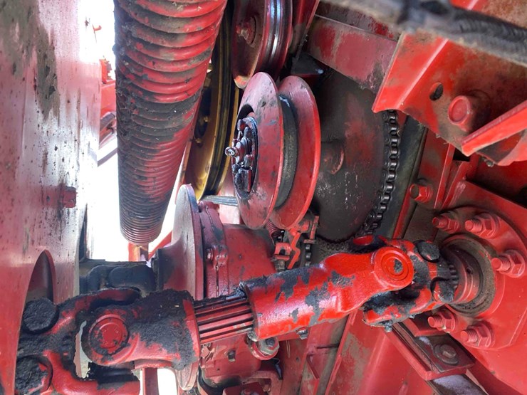 new-holland-1465-image-10