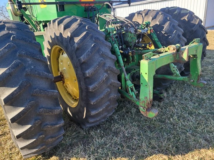 john-deere-7520-image-32