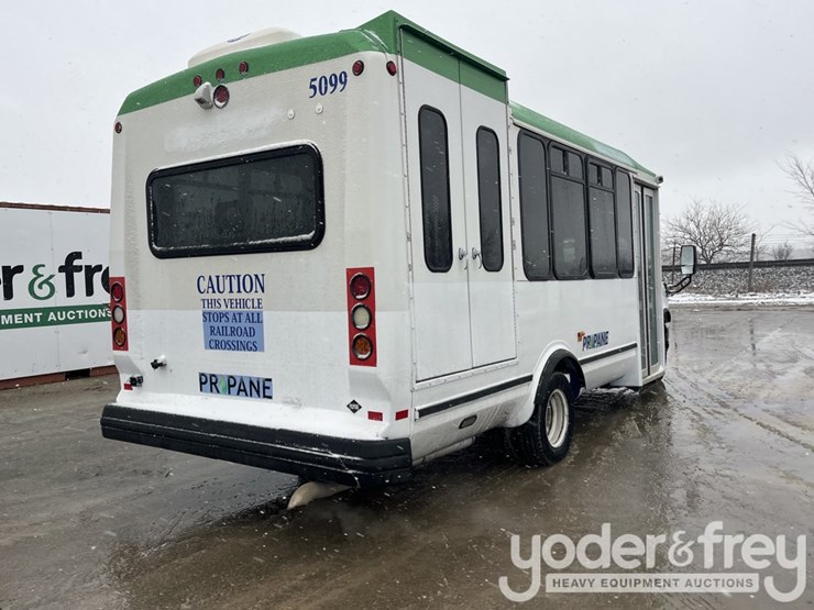 2014-ford-e450-image-6