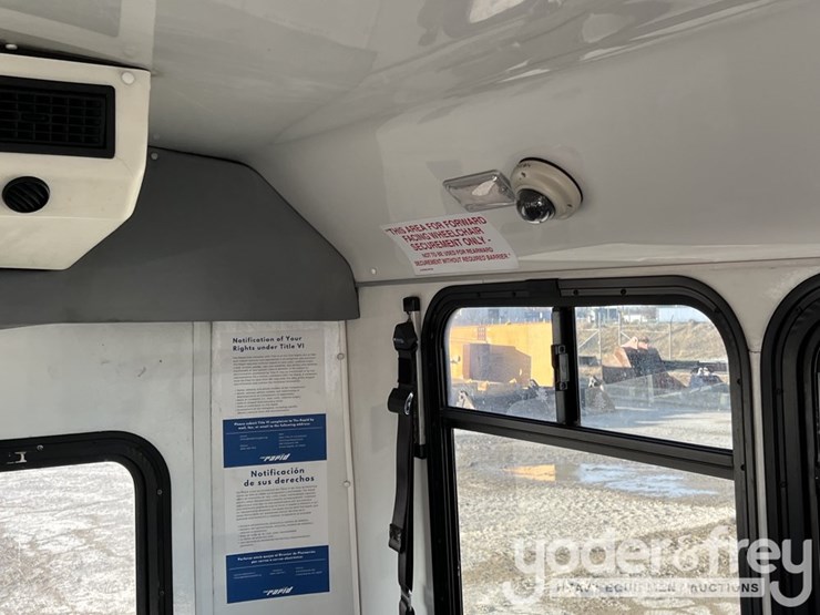 2016-ford-e450-image-40