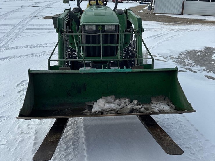 john-deere-3038e-image-2