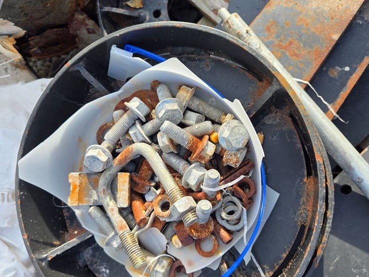 remlinger-strip-till-parts,-mostly-new-image-6