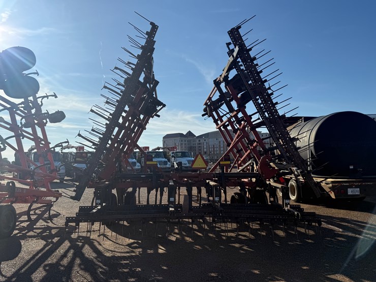 #7740-•-case-ih-tigermate-2-tm-14ft-field-cultivator-image-5