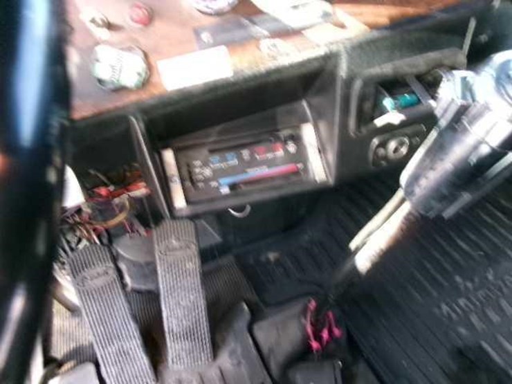 1988-peterbilt-379-image-32