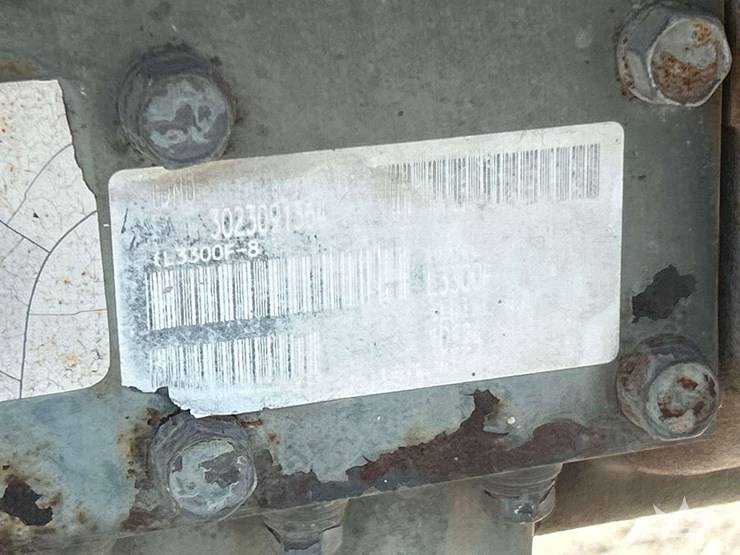 2001-kubota-l3300f-35hp-utility-tractor-with-caroni-tc710-6ft.-rotary-brush-mower-attachment-image-5