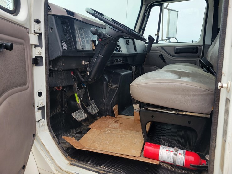 2000-case-ih-4700-image-24