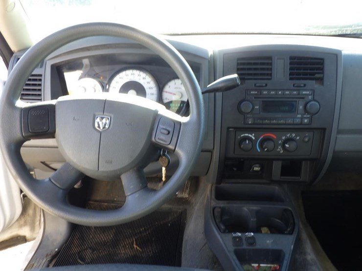 2007-dodge-dakota-image-9