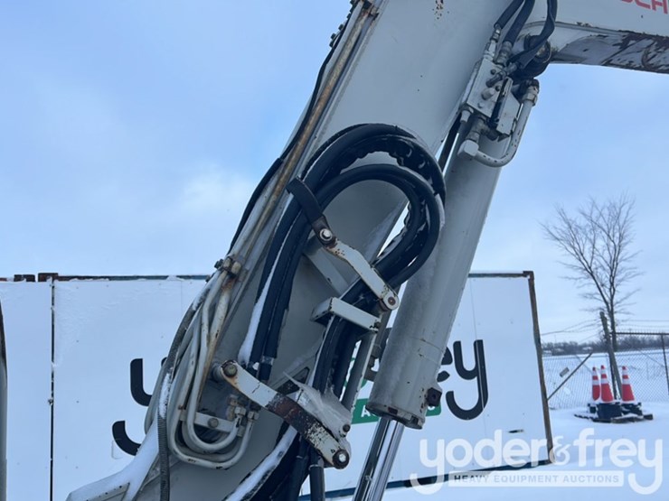 2013-takeuchi-tb153fr-image-12