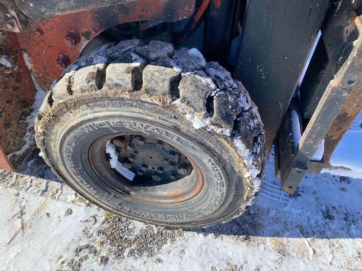 nissan-40-lp-forklift-image-14