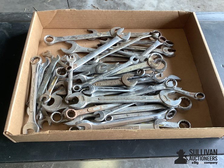 assorted-combination-wrenches-image-4