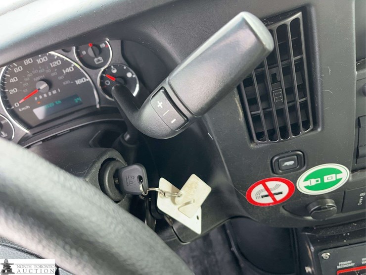 2016-chevrolet-express-g3500-image-21