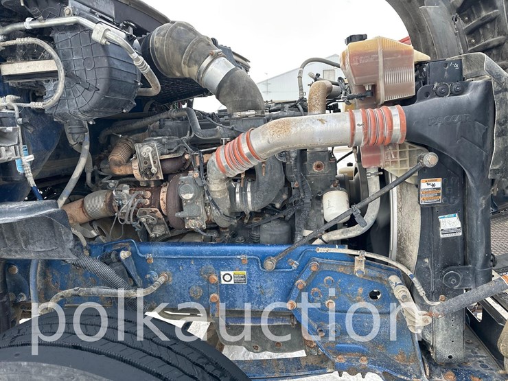 2015-kenworth-t880-image-22