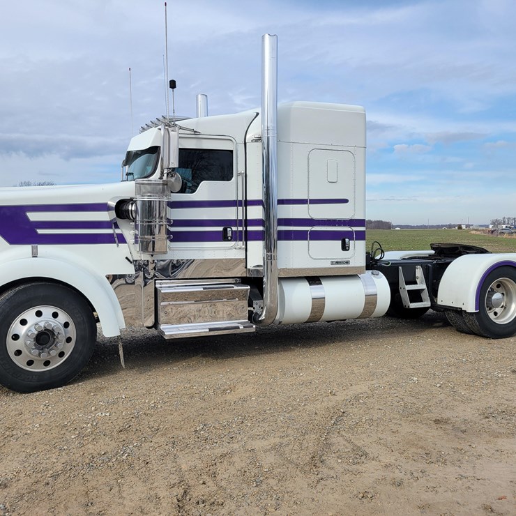2012 KENWORTH W900L