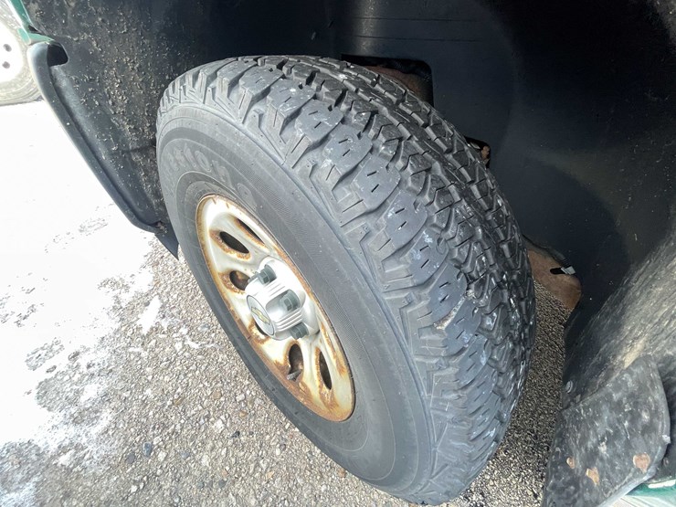 2011-chevrolet-1500-image-11