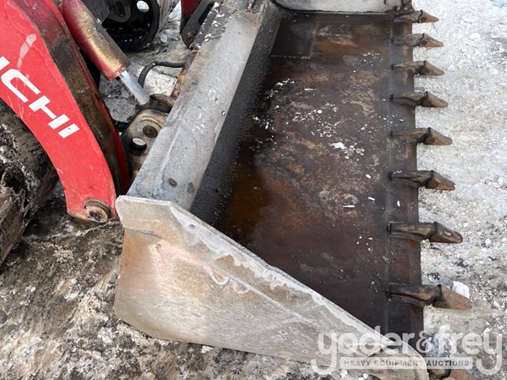 2022-takeuchi-tl12r2-image-25