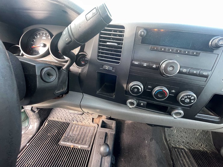 2011-chevrolet-1500-image-55