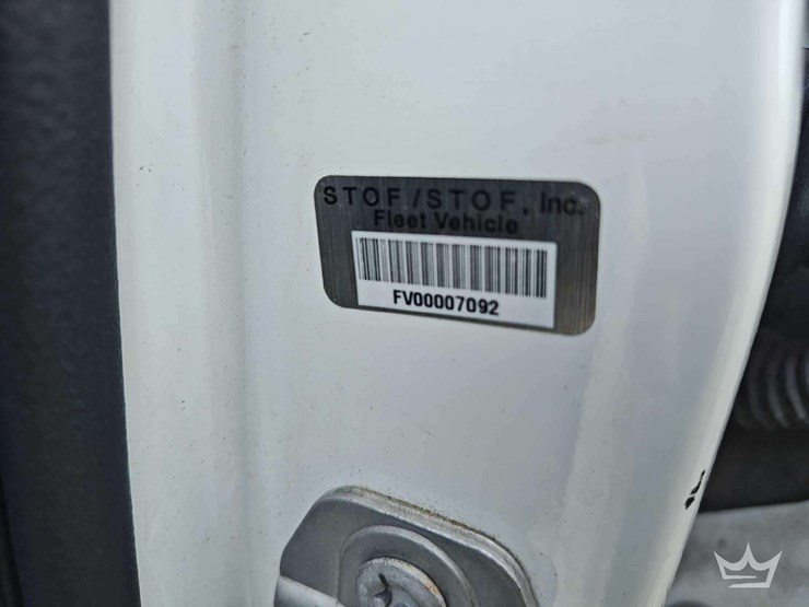 2017-dodge-charger-sedan-image-13