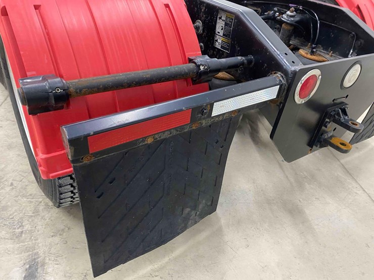 2014-peterbilt-365-image-42