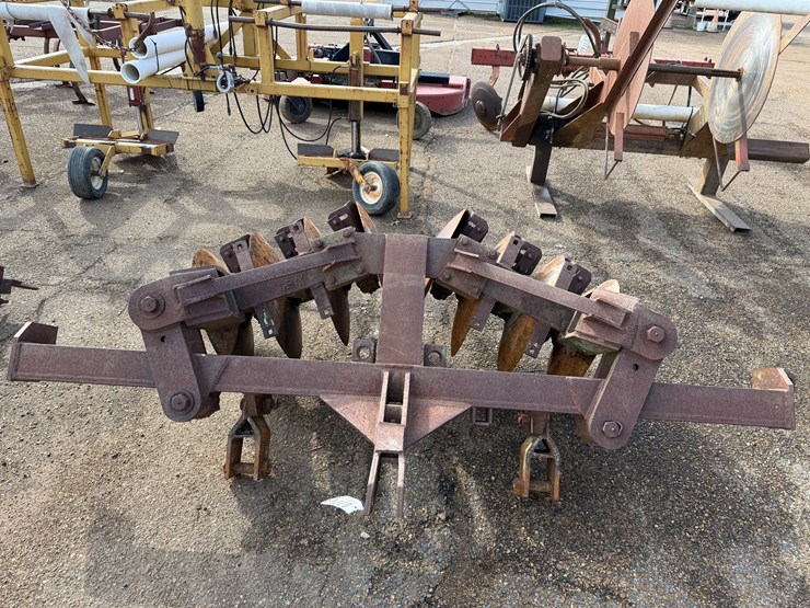 #7749-•-levee-disc-image-1