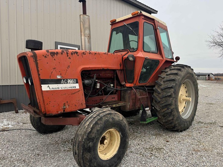 1973-allis-chalmers-7050-tractor-image-7