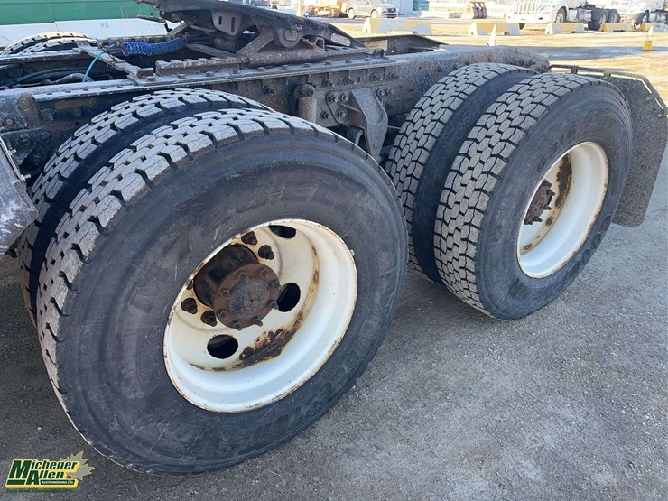 2017-international-prostar-image-11