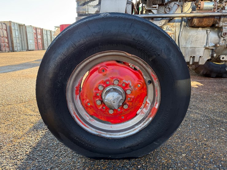 massey-ferguson-175-image-16
