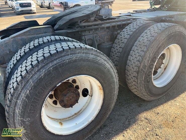 2017-international-prostar-image-12