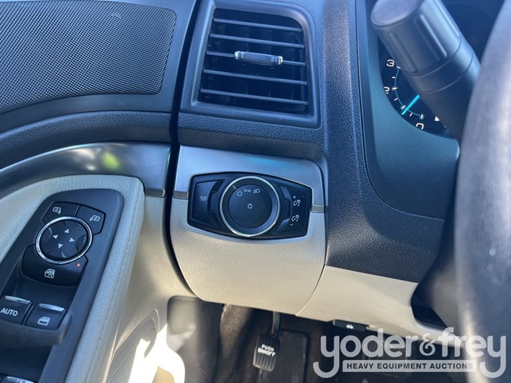 2013-ford-explorer-image-22