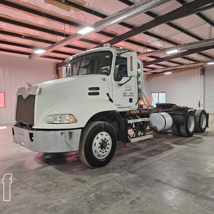 2006 MACK VISION CXN613