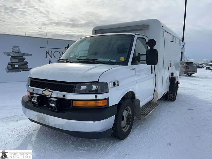 2017-chevrolet-express-s/a-ambulance-image-1