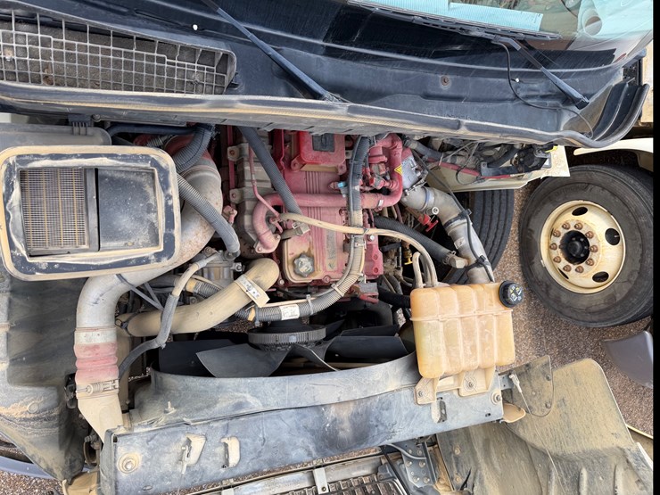 2018-international-durastar-4400-image-18