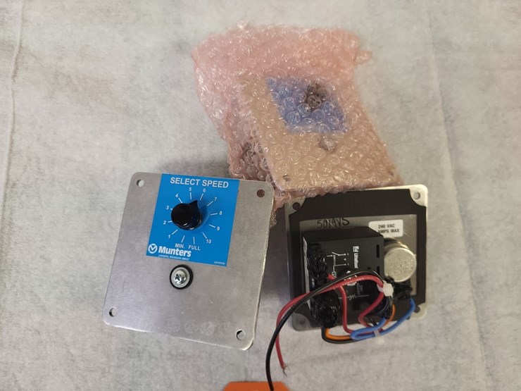 (3)-munters-7-amp-240-volt-ssc-select-speed-controllers---tag-#1210-image-5