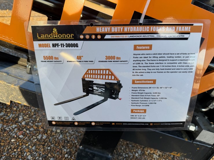 #7866-•-skid-steer-hydraulic-pallet-forks-image-1