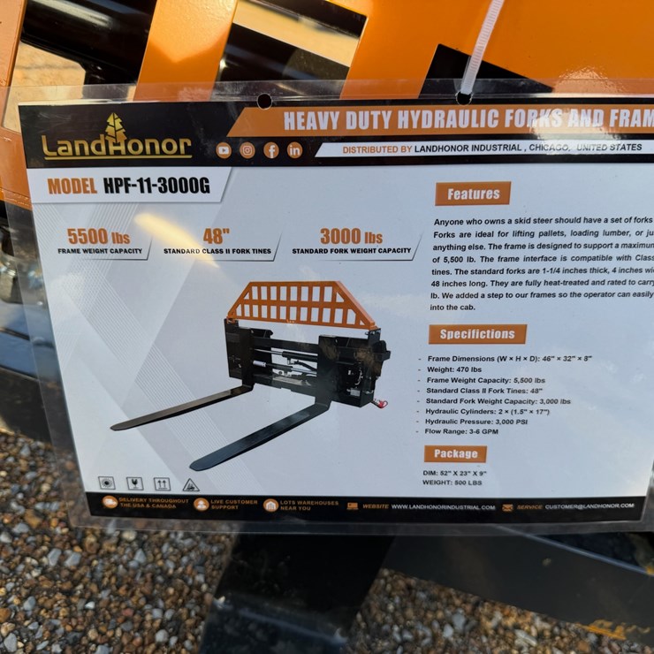 #7866 • Skid Steer Hydraulic Pallet Forks