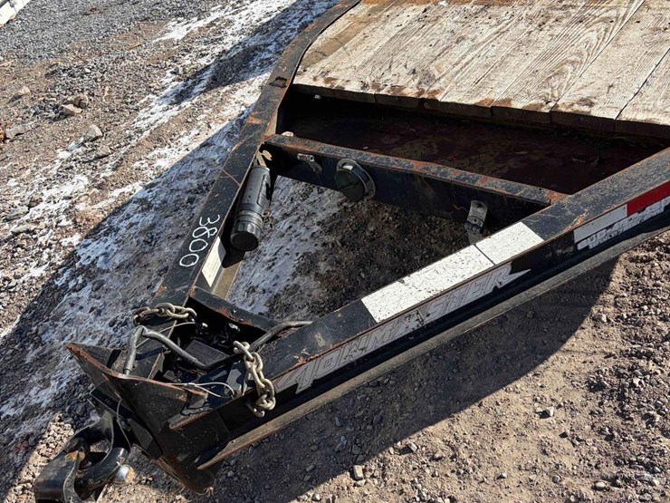 2017-towmaster-skid-steer-trailer-image-2