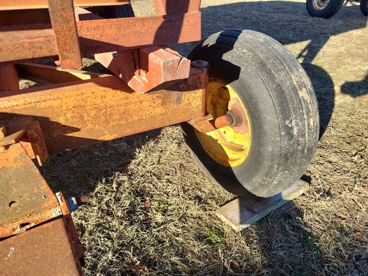 mccurdy-hopper-wagon-w/farmers-pride-running-gear-image-37