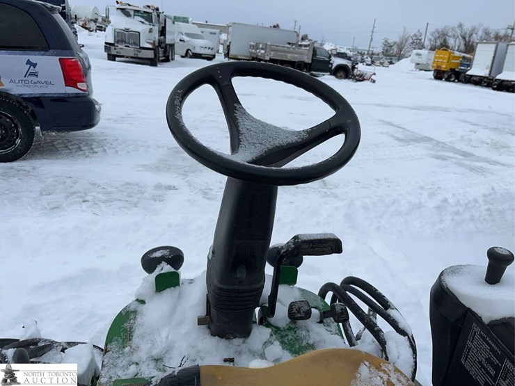 2013-john-deere-7400-image-7