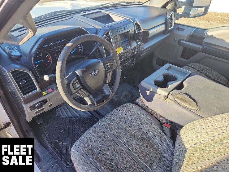 2017-ford-f550-image-18