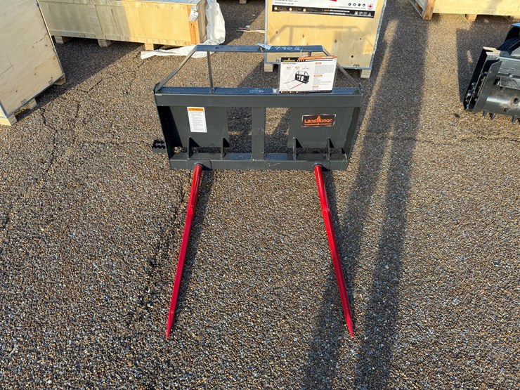 #7902-•-skid-steer-bale-spear-image-4