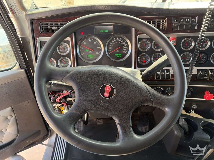 2012-kenworth-t800-image-19