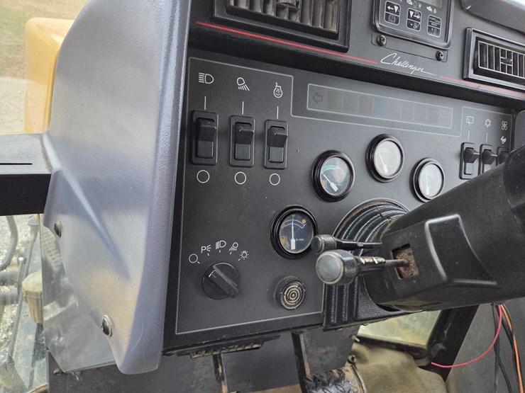 cat-75c-track-tractor-image-17