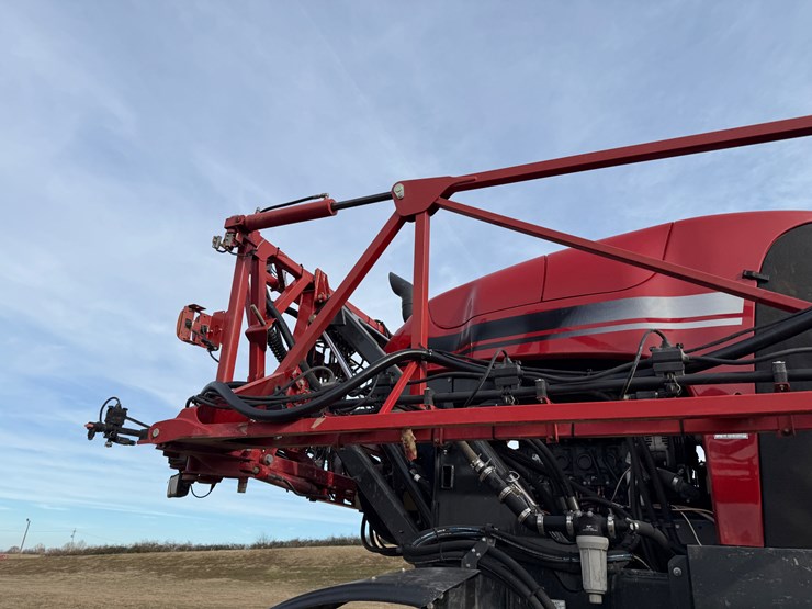 2019-case-ih-patriot-2250-image-27