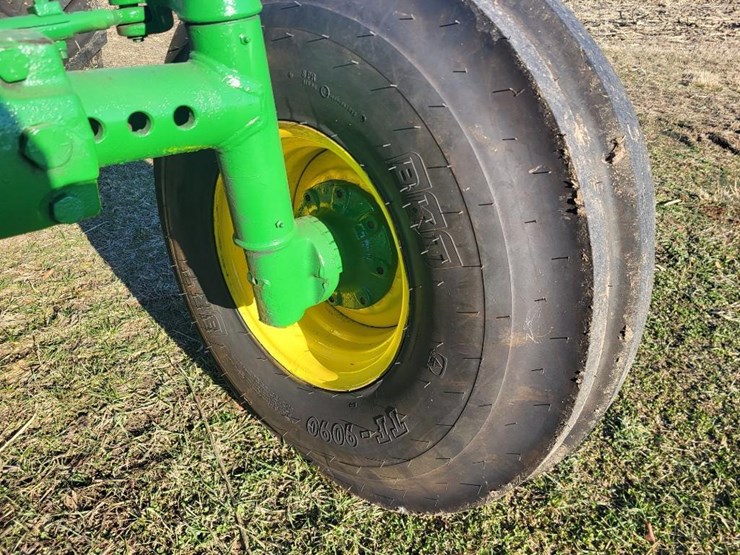 john-deere-4520-image-12