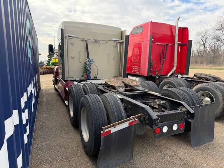 2014-kenworth-t660-image-6